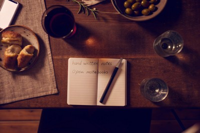 večera uz svijeće i bilješke