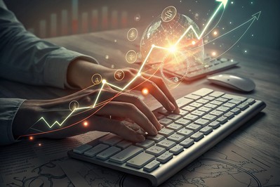 Ruka na tipkovnici i graf rasta