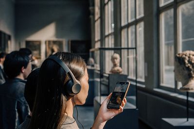 Kako audio vodiči obogaćuju muzejsko iskustvo