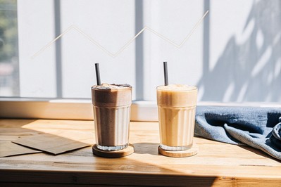 Two milkshake labels and a simple hormone curve