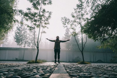 Unlocking Confidence: How Body Language and Practice Shape Self-Belief